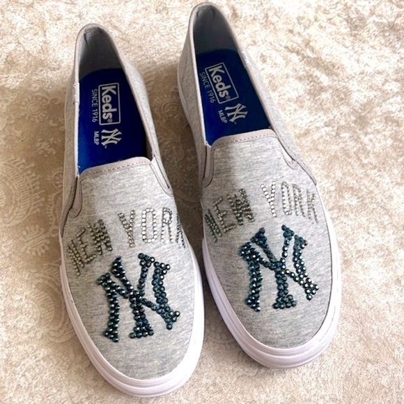 Brand New Keds New York Yankees Custom Bling Beaded Gray Slip On Sneakers MLB - Picture 3 of 14